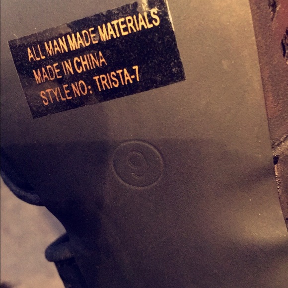 Black heel - Picture 3 of 3